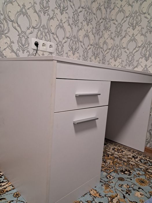 Стол письменный(компьютерный)