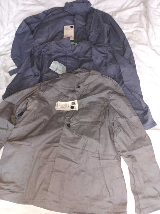 Ubrania robocze z czasów PRL.  Nowe z metkami