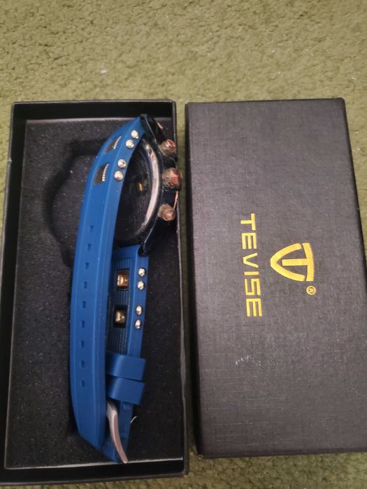 Продам годинник кварц