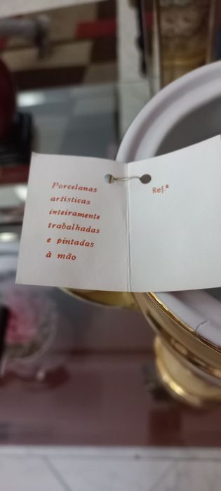 Potes pintados á mão