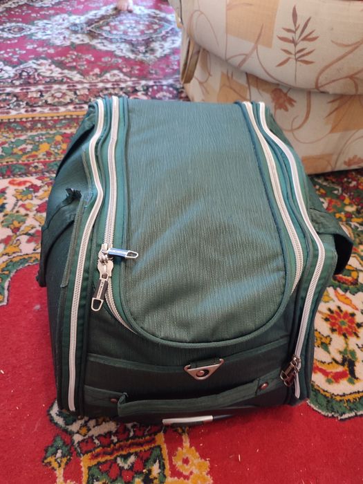 Чемодан дорожный