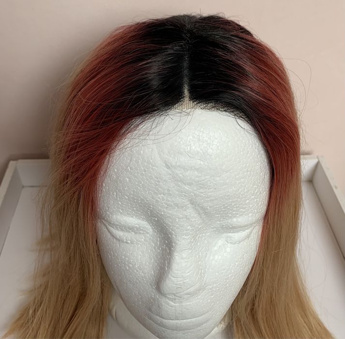 Peruka lace front miodowy blond prosta wig czarno różowy odrost