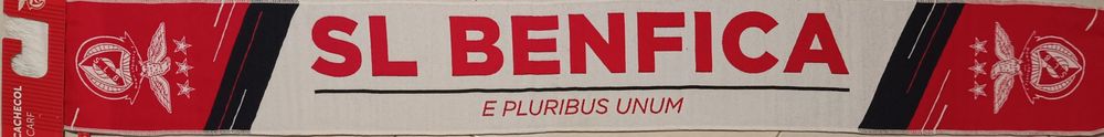 Cachecol vermelho e branco do Benfica