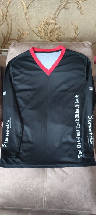 Джерсі  розмір L