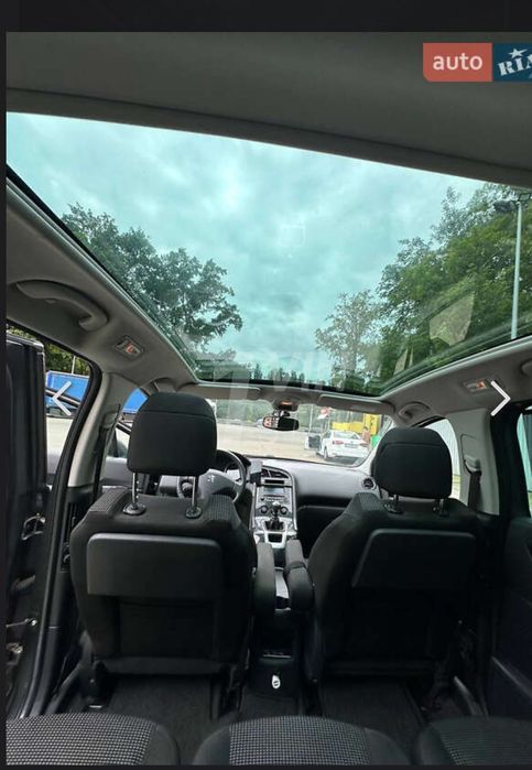 Продам Peugeot 5008