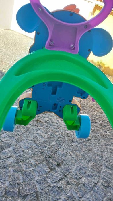 Andador fisher price NOVO