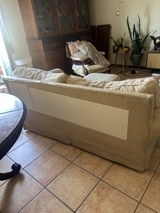 Sofa de 2 lugares com Puff