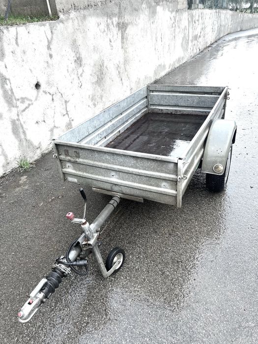 Atrelado com travão de inércia 750kg