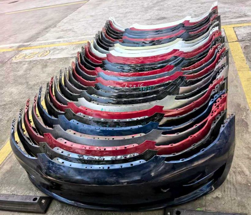 Передній бампер tesla model 3 / Y