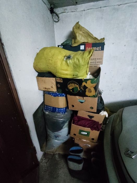 Włóczka czarna 16 szt szpula 1500g plus resztki włóczki