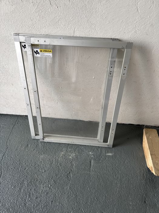 Poliwęglan lity w ramie aluminiowej