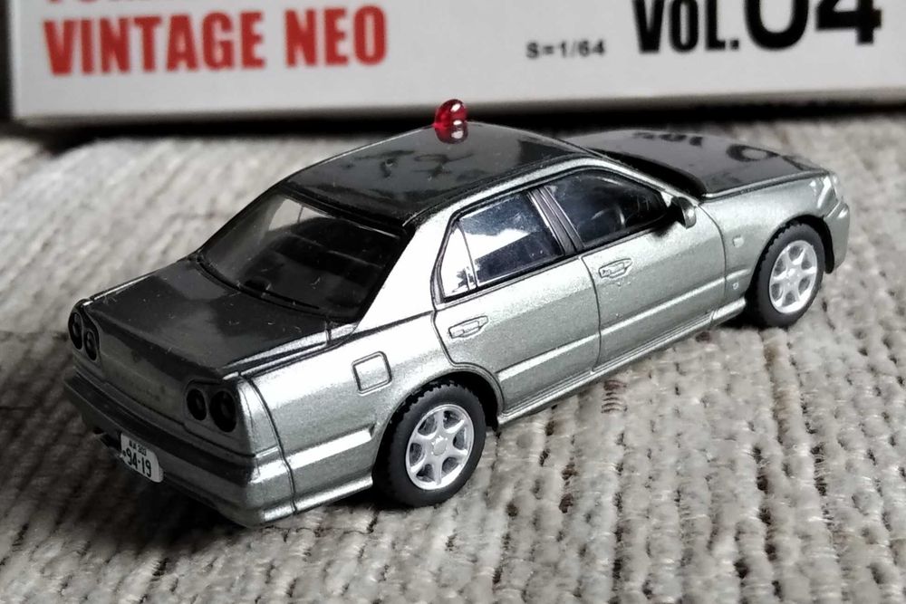 Tomica Limited Vintage Neo LV-N Abunai Deka #04 Nissan