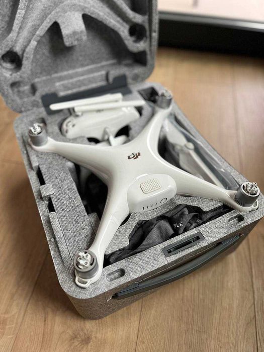 DJI Phantom 4, komplet, +1 bateria
