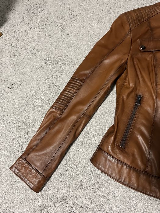 Шкіряна нова коричнева куртка