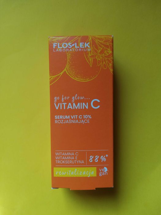 Serum do twarzy jesień jesienny halloween naturalne witamina C witamina E trokserutyna rozjaśniające bez barwników Go for Glow Vit C 10% Floslek