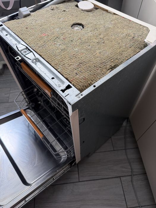 Посудомийна машина Electrolux ESL66060R