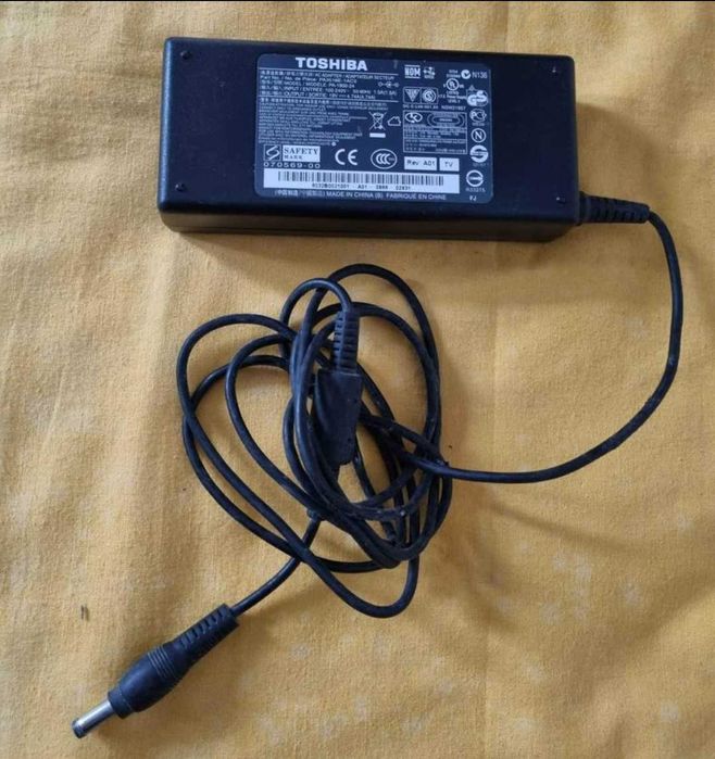 Carregador Toshiba 19 volts 4.74 A para Portátil