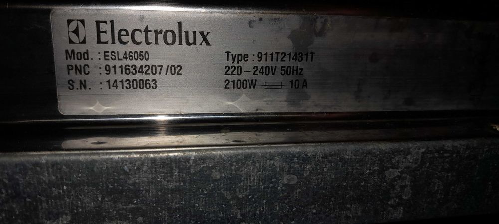 Посудомийна машинка ELECTROLUX