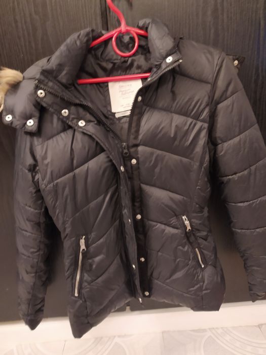 Czarna kurtka damska Bershka M