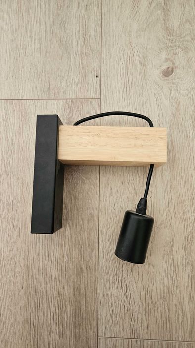 Klosz wiszacy w styku loftowym