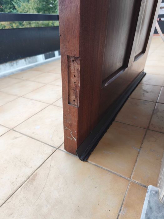 Vendo Porta de Entrada Madeira Maciça