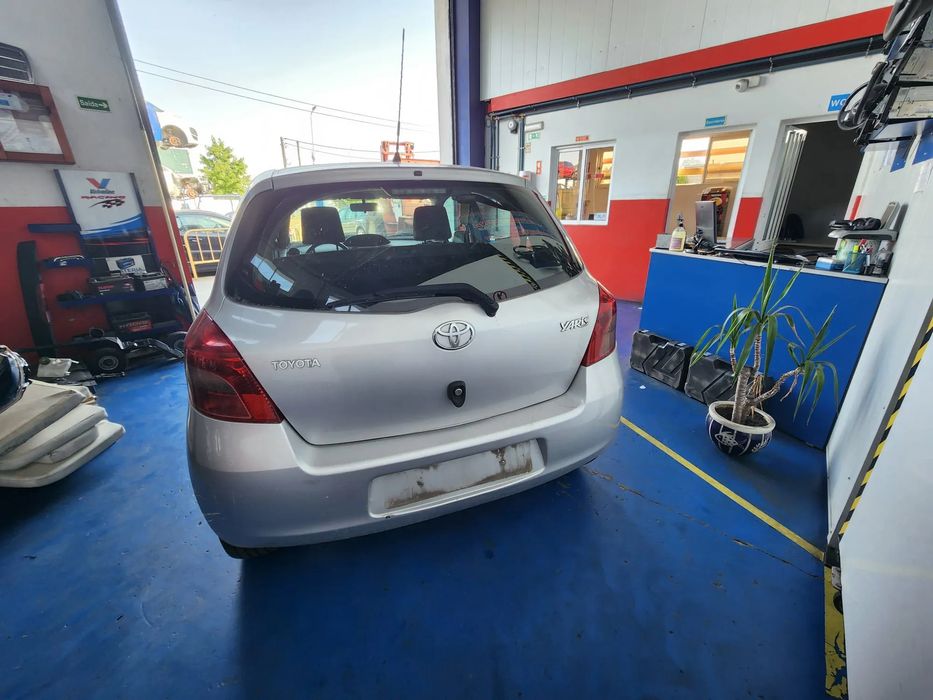 Toyota Yaris 1.0 de 2007 ás peças.
