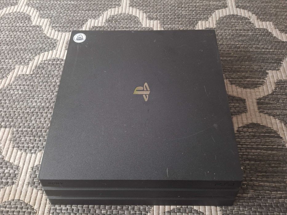 konsola ps4 pro 1 tb