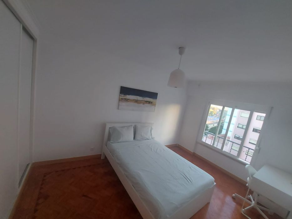 Aluga-se QUARTOS em Monte Abraao