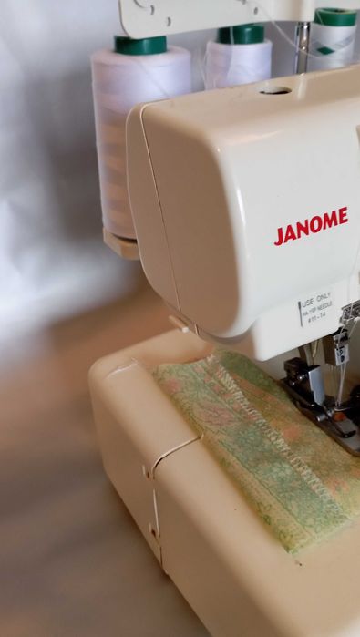 Оверлок JANOME T34 на 4 нитки
