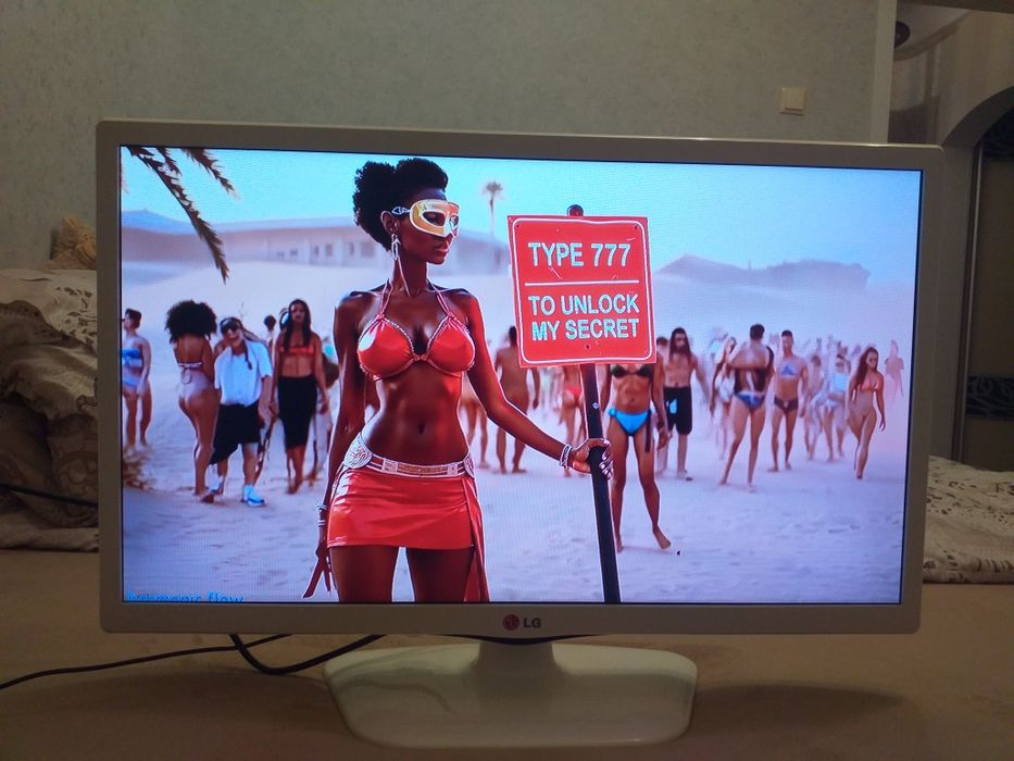 Шикарный телевизор LG 24"диагональ.