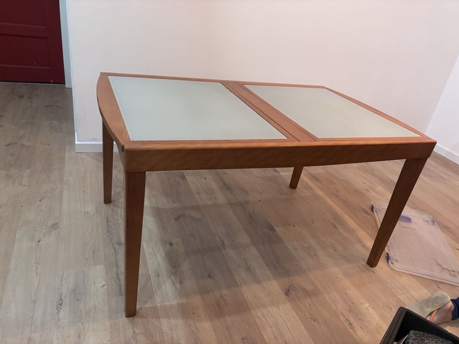 Mesa extensível.