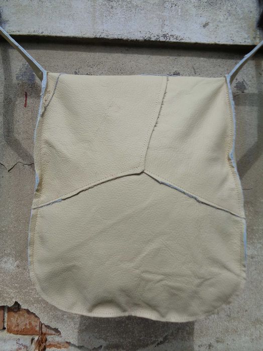 Artystyczna skórzana torebka z kobietą w kapeluszu. Handmade