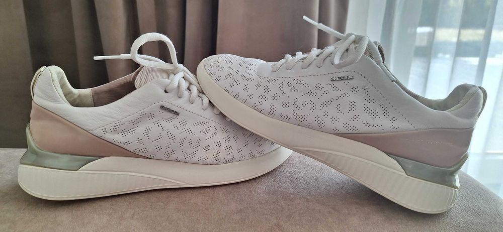 Sneakersy ażurowe oddychające Geox skóra naturalna
