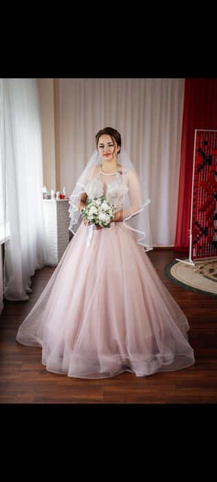 Продам платье свадебное/выпускное