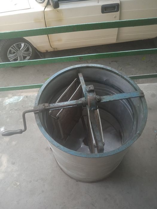 Продам Медогонку. Алюмінієва.