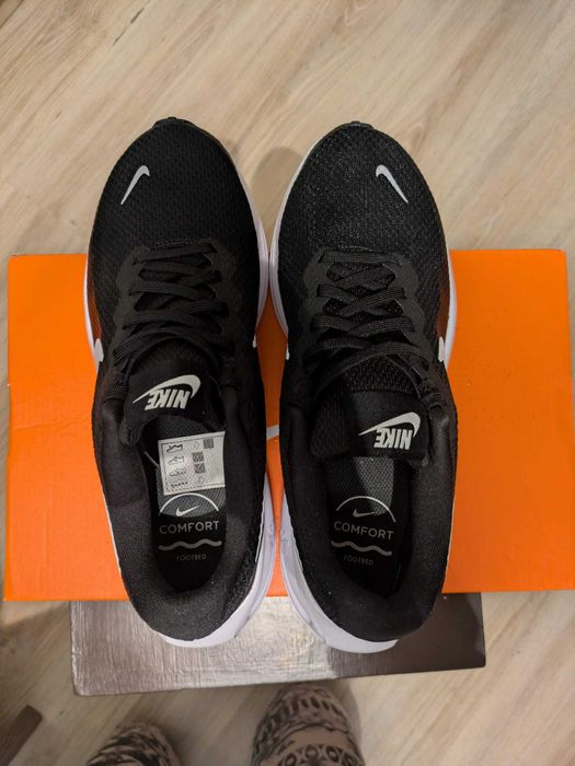 Buty damskie Nike Revolution 8 r. 40