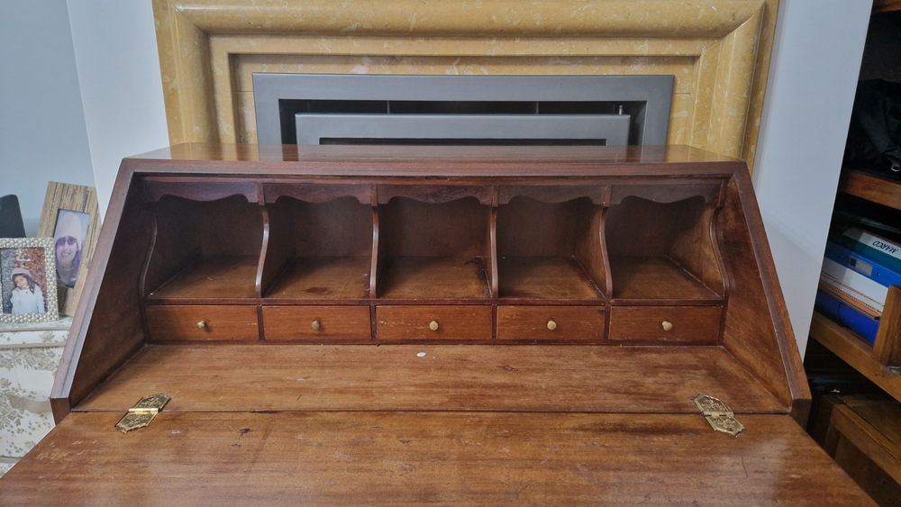 Escravaninha de madeira