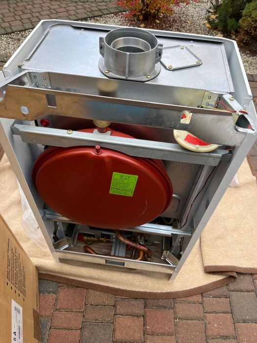 Piec Kocioł gazowy pod zasobnik JUNKERS CERASTAR ZSR 18-5 A E21  NOWY