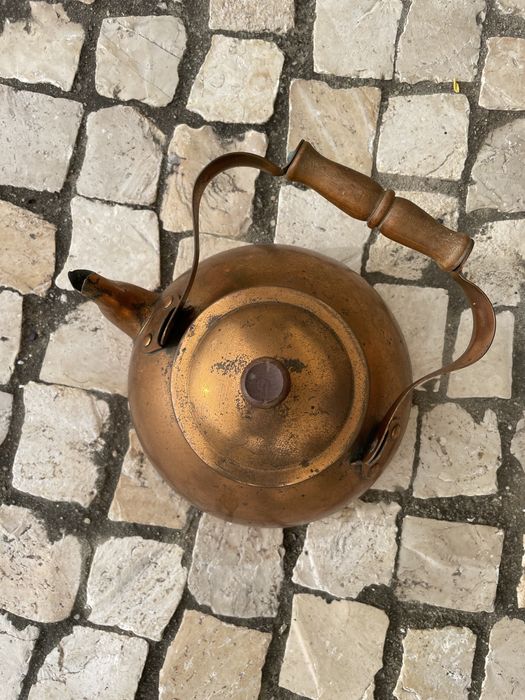 Chaleira antiga em latão