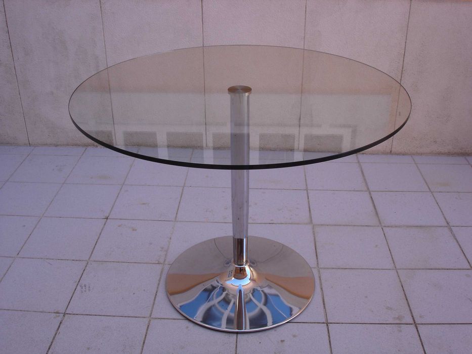 Mesa redonda em vidro temperado (100 cm de diâmetro)
