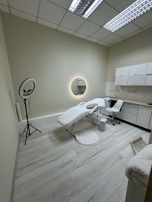 Аренда кабинета косметолога ЦЕНТР с ВОДОЙ /  по мес/на 15 дней в месяц