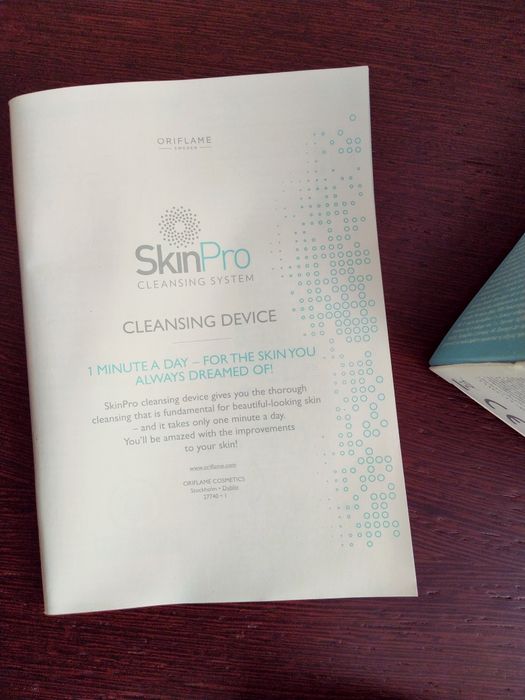Máquina de Limpeza de pele  SkinPro  de 2 velocidades, nova.