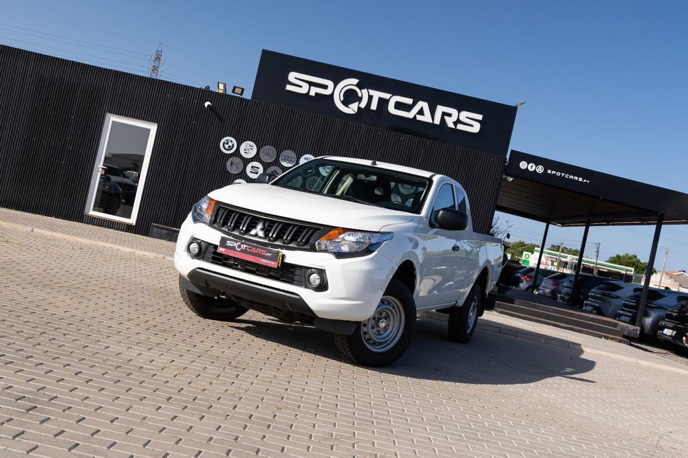 Mitsubishi L200 2.4 DI-D CD Invite 4WD