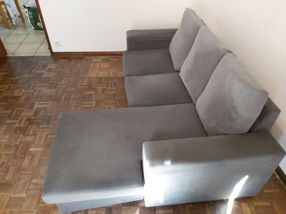 Sofá com chaise longue