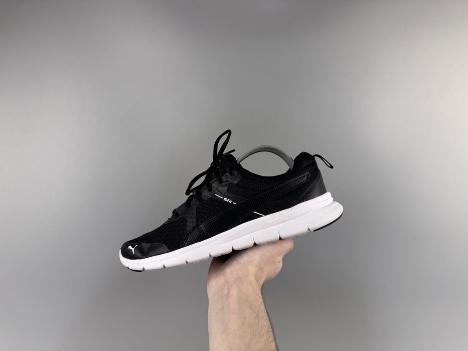 Розмір 39 25 см Жіночі кросівки Puma Flex Essential