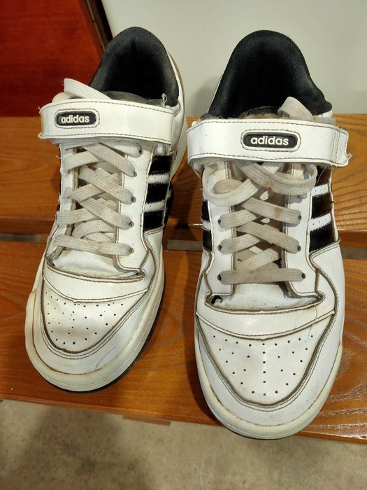 Красовки Адіки оригіналні в хорошому стані