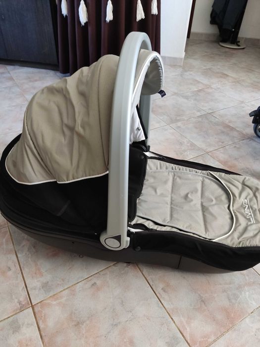 Carrinho bebé Trio Living Chicco + Cadeira papa Chicco