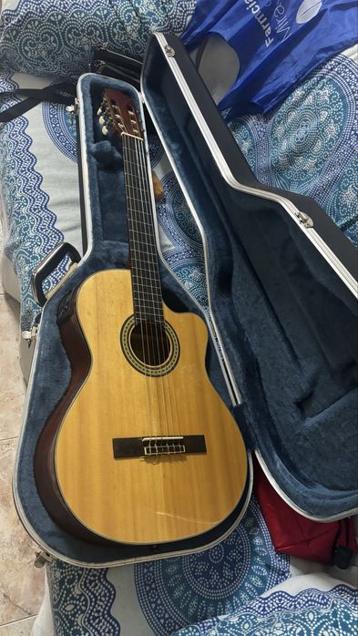 Viola Aria Electrificada com estojo