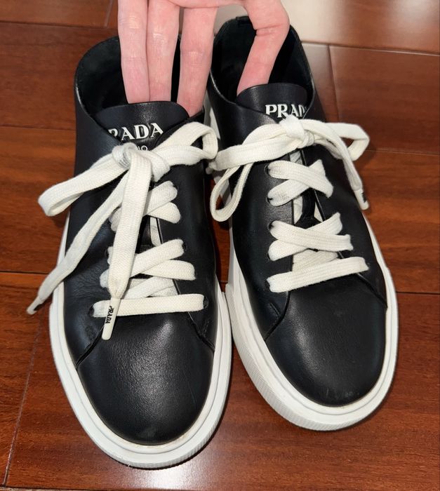 Кросівки Prada, р 37 оригінал, шкіра, б/у
