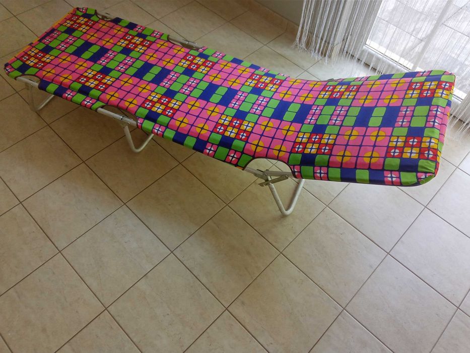 Łóżko polowe turystyczne leżak